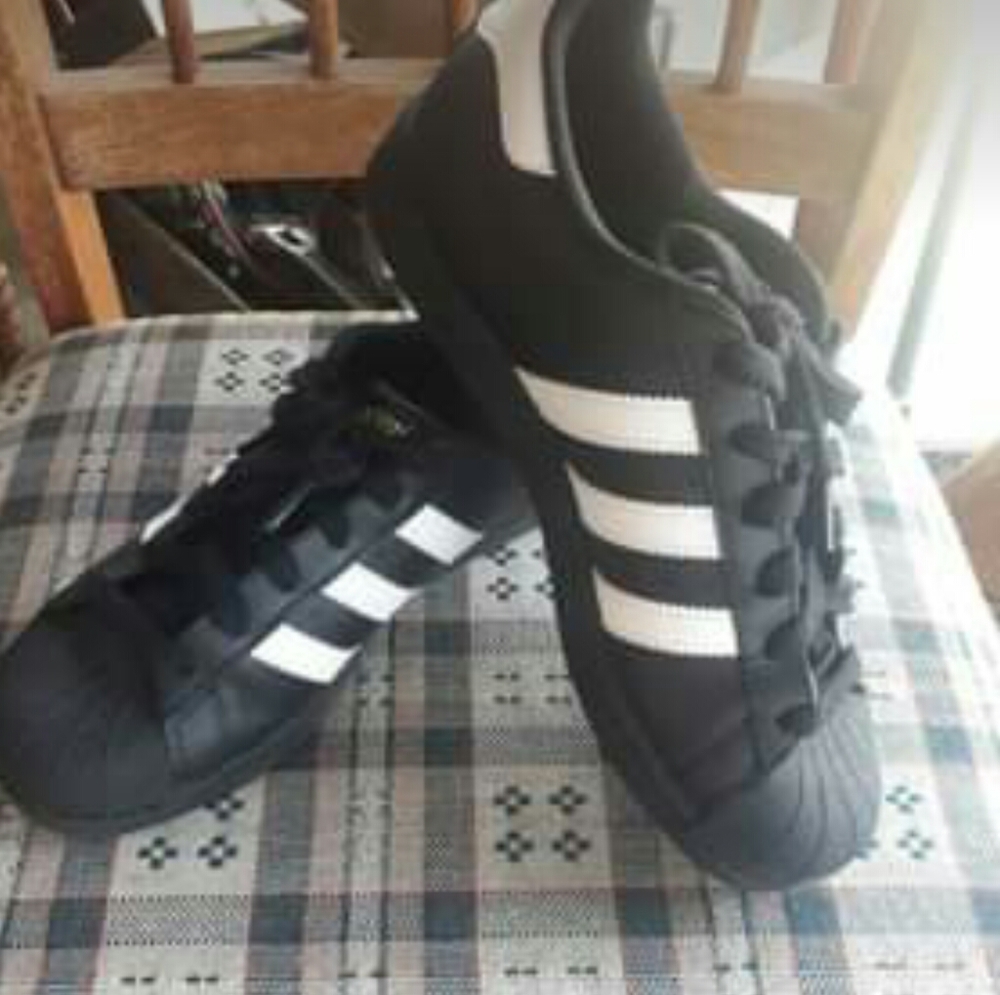 Black Adidas Superstar